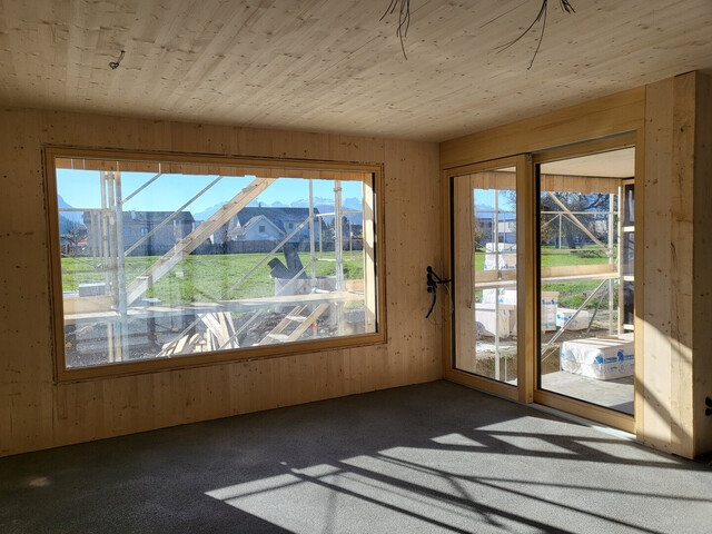Neubau - Vollholz, 5 Zimmer Wohnung in Feldkirch Gisingen und eigenem Kellerzugang und Garten, Bezug kurzfristig möglich.