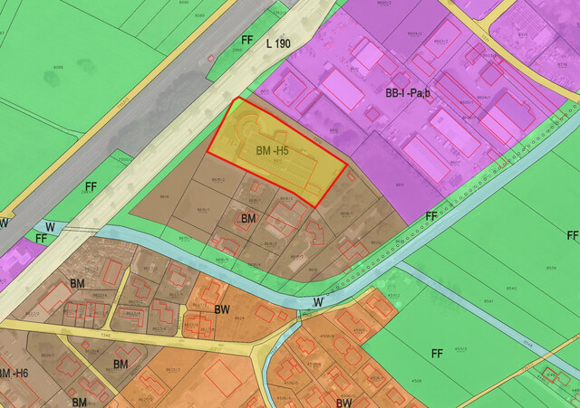 Lagerhalle mit eigener Laderampe zur Miete in Hohenems
