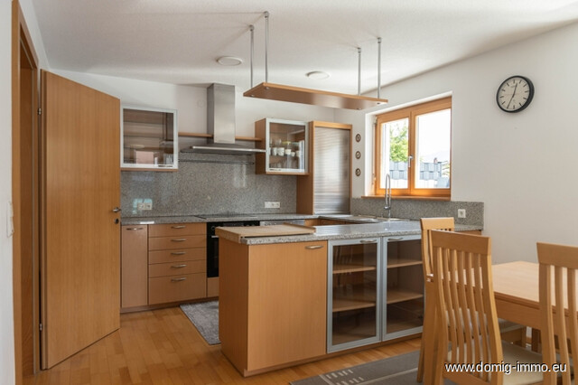 Einfamilienhaus mit Pool, Outdoor-Küche & Smart-Home-Komfort