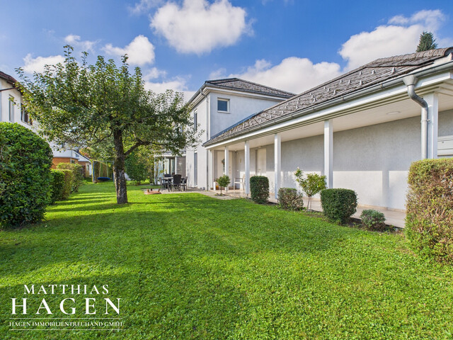 Einfamilienhaus mit großem Grundstück und Gartenparadies in Höchst