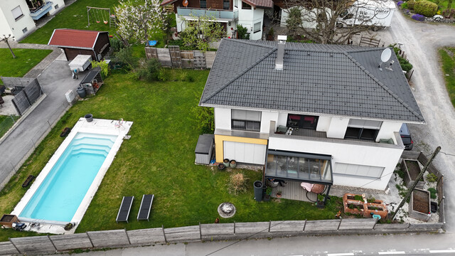 Einfamilienhaus in ruhiger Lage von Götzis mit großem Garten , Pool und hochwertiger Ausstattung