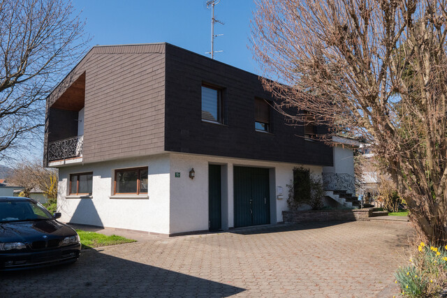 Einfamilienhaus mit großem Potenzial in zentraler und ruhiger Lage / Höchst