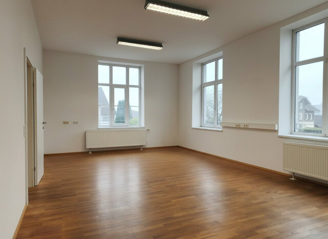 Bürofläche in Lauterach mit 3 Stellplätzen – 1. Etage, top Lage!