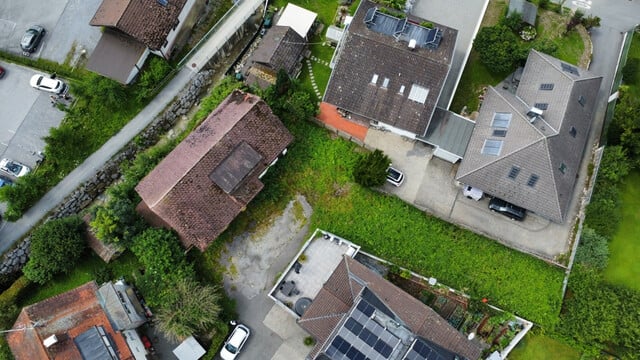 Baugrundstück mit Altbestand in zentraler Lage von Lochau!