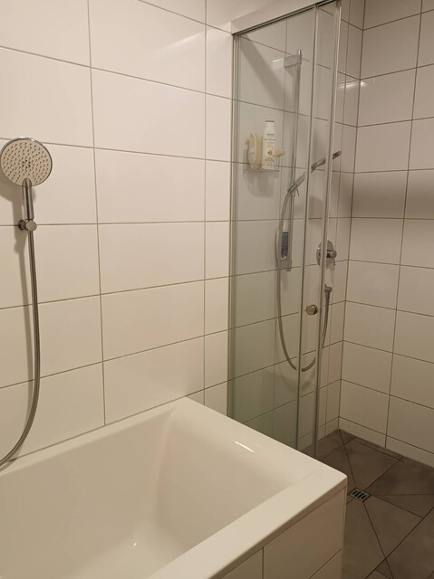 Hochwertige Gartenwohnung in Neubau (2023)