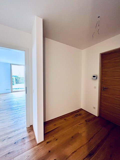 Hochwertige Gartenwohnung in Neubau (2023)