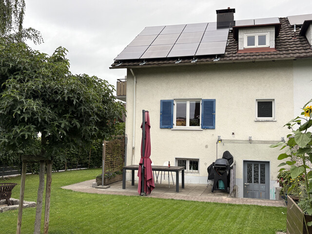  Sanierte Doppelhaushälfte mit Klimaanlage & PV in Lustenau – minimale Betriebskosten