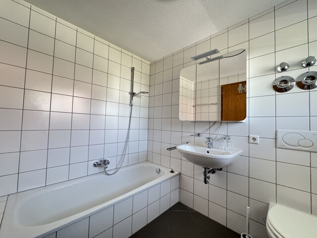 Gepflegte 2-Zimmer-Wohnung mit Balkon in zentraler Lage