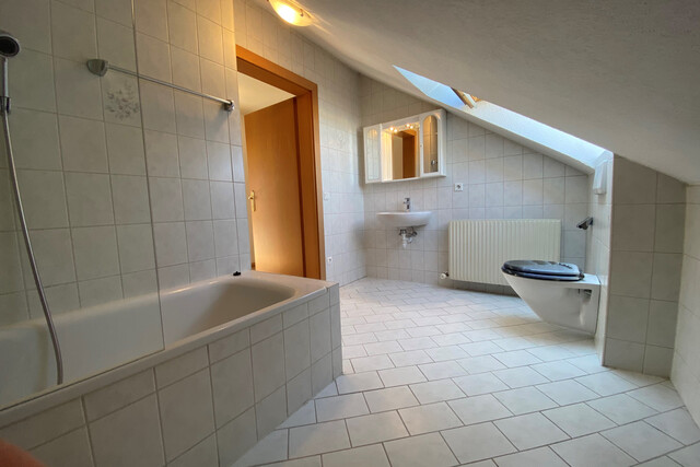 "ohne Provision" helle, 2 Zimmer Wohnung mit Gartenmitbenützung