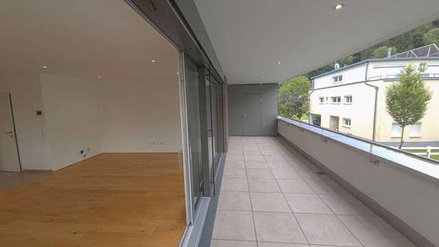Neuwertige Wohnung mit Balkon in Stadtnähe