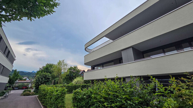 Neuwertige Wohnung mit Balkon in Stadtnähe