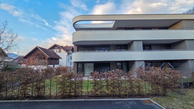 Neuwertige Wohnung mit Balkon in Stadtnähe