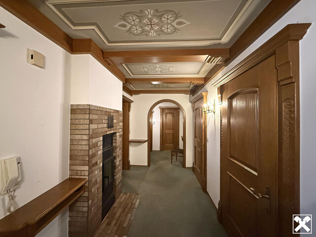 Wohnhaus mit Tischlerwerkstatt