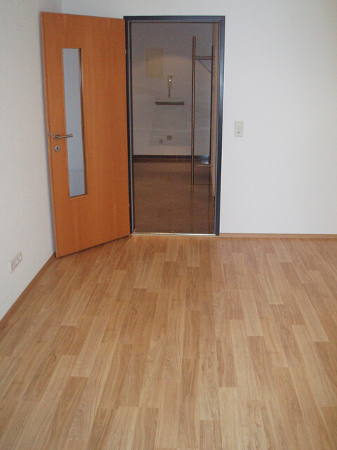 Feldkirch-Tosters: sehr schöne, große  2 ½-Zimmerwohnung  (66 m²) mit Balkon und TG-Platz