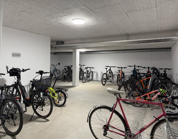 Neuwertige 4-Zi-Wo mit attraktivem Preis! 