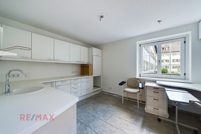 Ehemalige Arztpraxis in zentraler Lage – ideal auch als Bürofläche nutzbar