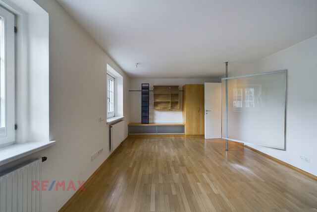 Ehemalige Arztpraxis in zentraler Lage – ideal auch als Bürofläche nutzbar