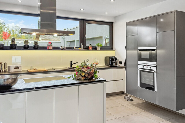 Exklusive Villa mit Indoor- & Outdoor-Pool, Smart-Home-Ausstattung und durchdachtem Raumkonzept