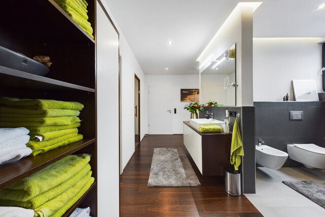 Exklusive Villa mit Indoor- & Outdoor-Pool, Smart-Home-Ausstattung und durchdachtem Raumkonzept