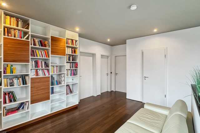 Exklusive Villa mit Indoor- & Outdoor-Pool, Smart-Home-Ausstattung und durchdachtem Raumkonzept