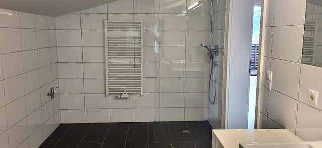Sonnige Dachwohnung zu vermieten