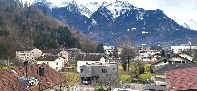 Sonnige Dachwohnung zu vermieten
