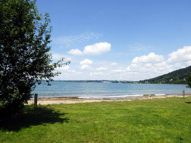 Exklusives Wohnen am See - Hochwertige 2-Zimmerwohnung mit Loggia