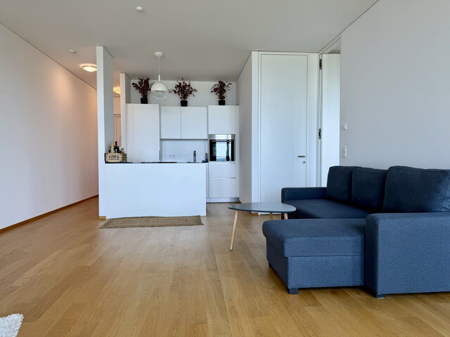 Exklusives Wohnen am See - Hochwertige 2-Zimmerwohnung mit Loggia