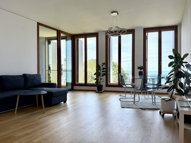 Exklusives Wohnen am See - Hochwertige 2-Zimmerwohnung mit Loggia