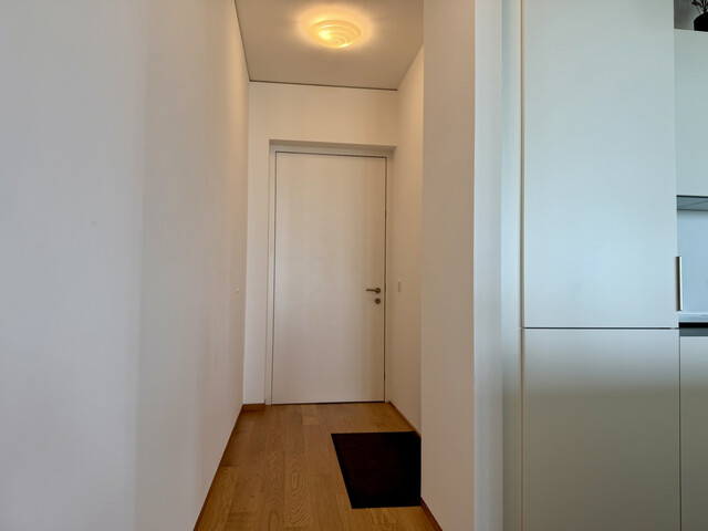 Exklusives Wohnen am See - Hochwertige 2-Zimmerwohnung mit Loggia