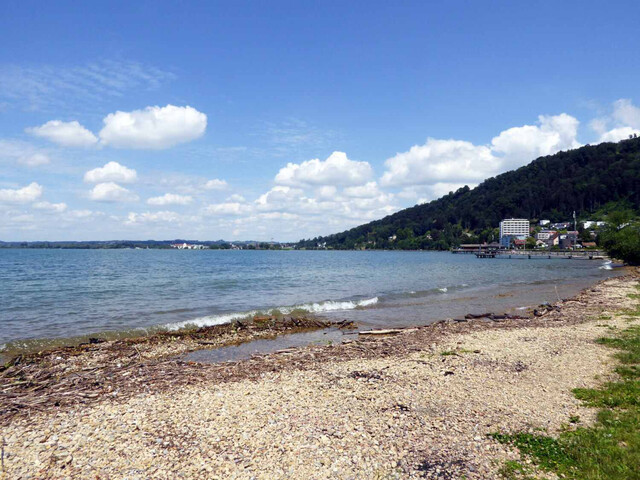 Exklusives Wohnen am See - Hochwertige 2-Zimmerwohnung mit Loggia