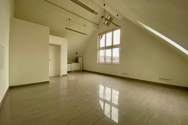 "ohne Provision" geräumige 1 Zimmer Wohnung in zentraler Lage