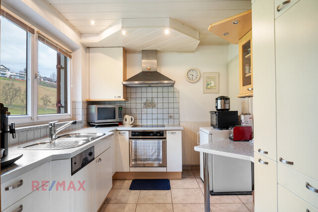 Haus im Landhausstil in ruhiger Lage mit Alpenblick