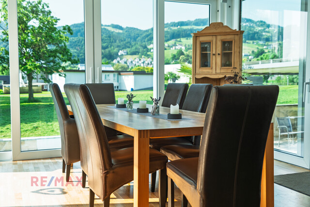 Exklusive Wohlfühloase – Elegantes Haus mit
Gartenidylle