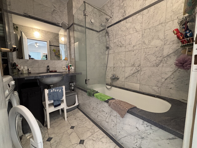 "ohne Provision" geräumige, helle 2 Zimmer Wohnung mit Balkon