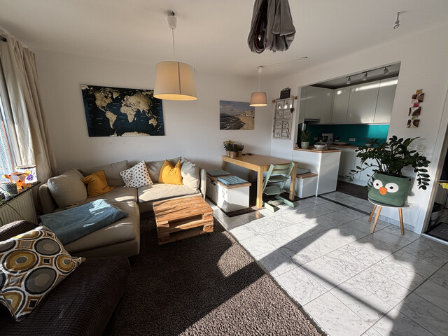 "ohne Provision" geräumige, helle 2 Zimmer Wohnung mit Balkon