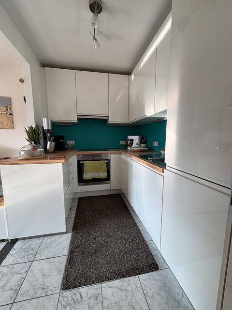 "ohne Provision" geräumige, helle 2 Zimmer Wohnung mit Balkon