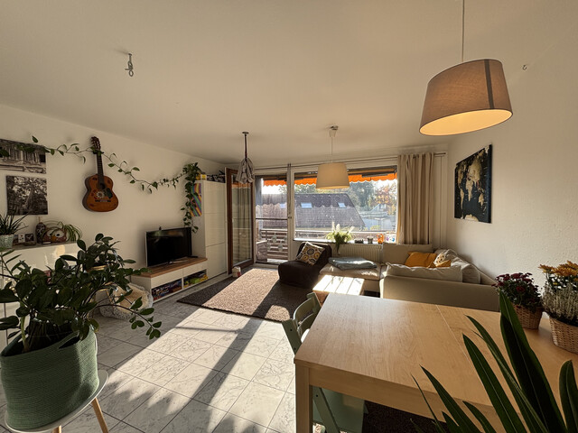 "ohne Provision" geräumige, helle 2 Zimmer Wohnung mit Balkon