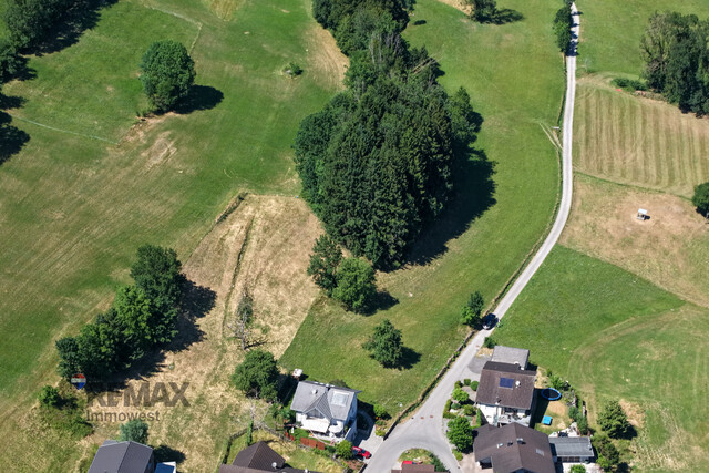 Großzügiges Grundstück in entspannter Lage - 3.216 m² - teilbar - in Göfis