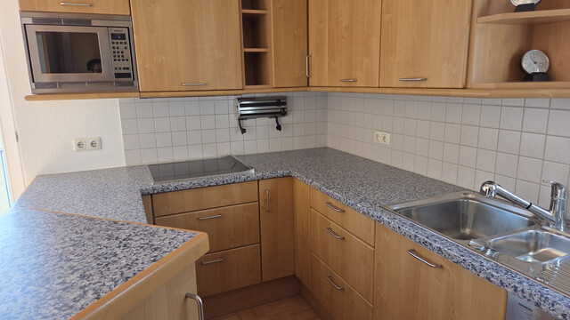 Geräumige Wohnung mit Tiefgarage, Terrasse, Loggia, Abstellraum, Keller und Fahrradabstellraum