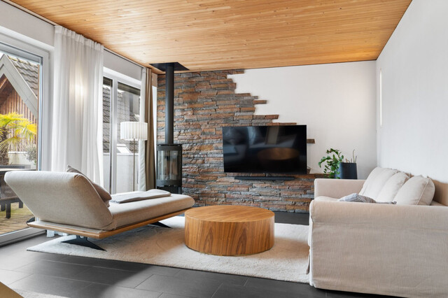 Wolfurt: Moderne 5-Zimmer-Dachgeschoss-Wohnung mit Terasse, großem Privatgarten und 2 Autostellplätzen!