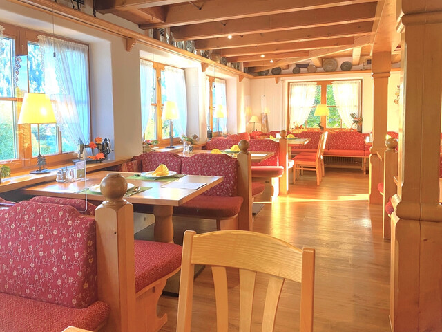 Repräsentatives Hotel in beliebter Lage im Kleinwalsertal!