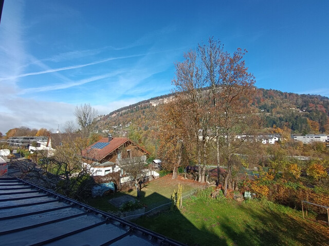 Charmante 3-Zimmer-Dachgeschosswohnung mit Ausblick auf den Gebhardsberg