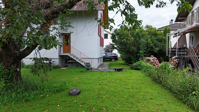 Renovierungsbedürftiges Einfamilienhaus mit schönem Garten in Höchst