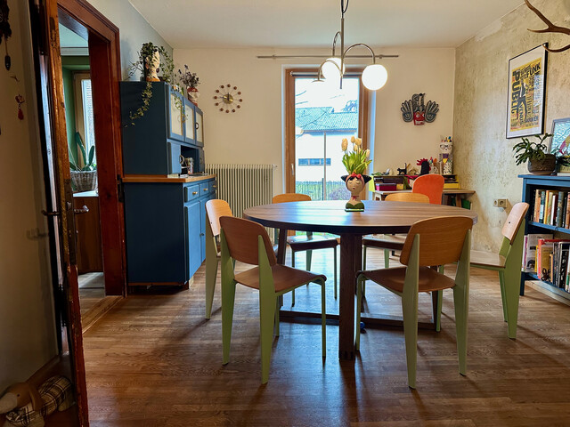 Großzügiges Wohnhaus mit großer Tenne mitten in Gisingen