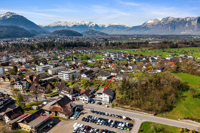 562 m² Nutzfläche! Viel Platz zum Wohnen und Arbeiten: Geschäftslokal mit Wohneinheit in Sulz