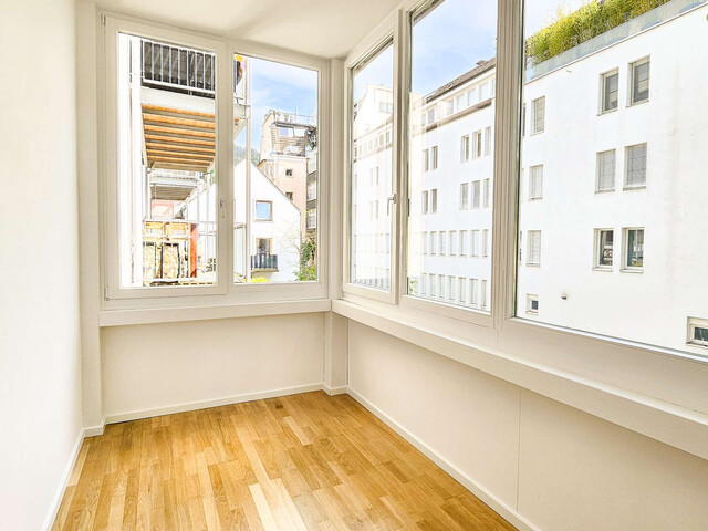 Renovierte Altbauwohnung mit Veranda in Seenähe