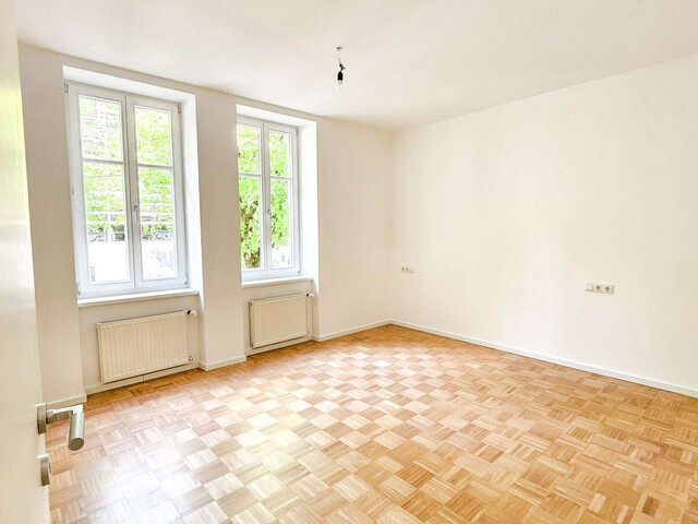 Renovierte Altbauwohnung mit Veranda in Seenähe