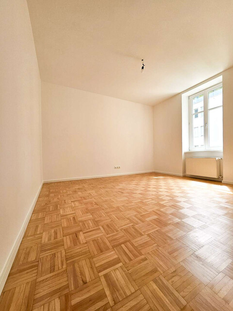 Renovierte Altbauwohnung mit Veranda in Seenähe