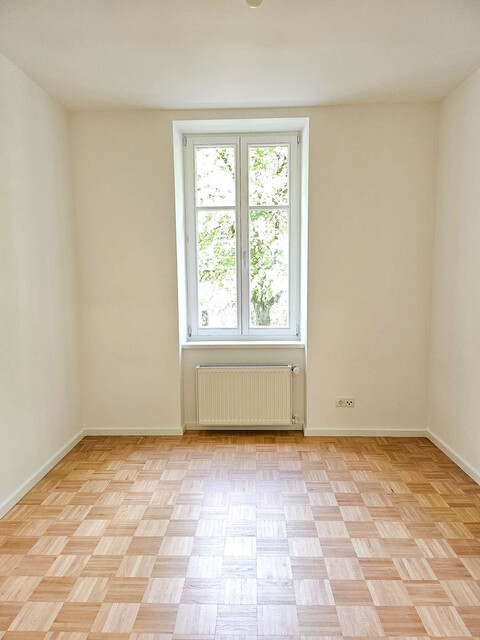 Renovierte Altbauwohnung mit Veranda in Seenähe